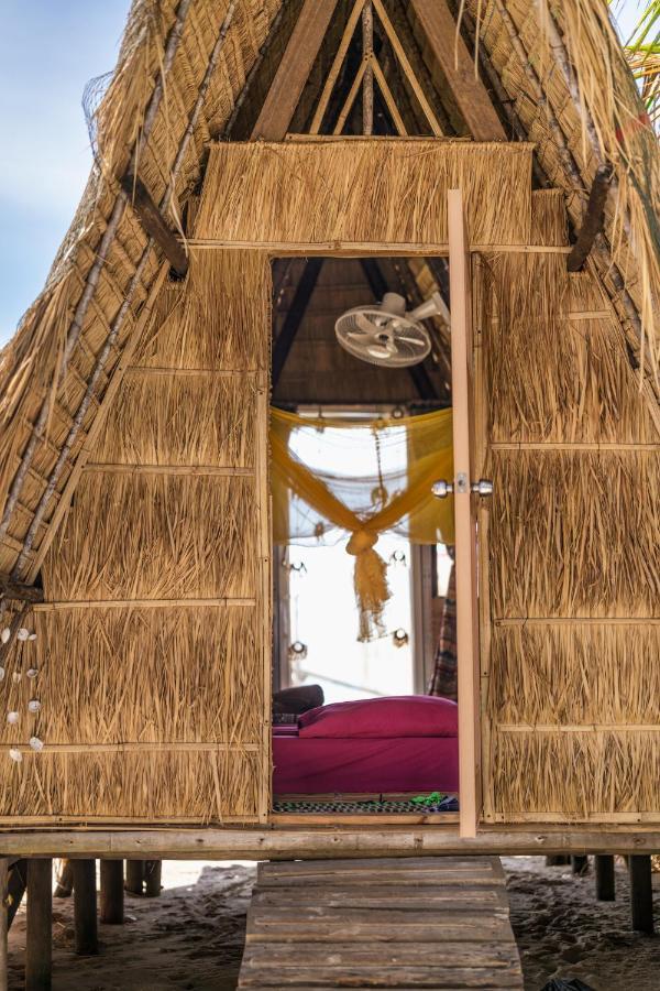 Young Wild And Free Koh Kong Exterior photo